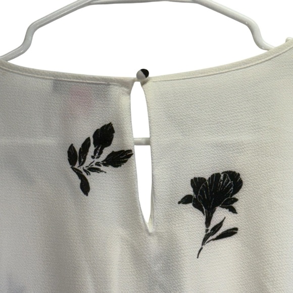 Vince Camuto Floral Print Blouse. Size XXL - Picture 3 of 9